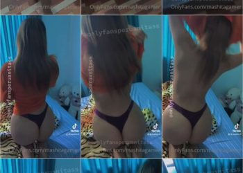 joselin gamer quitandose la ropa