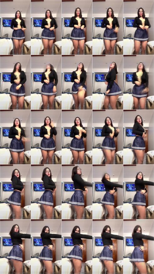 Piku OnlyFans - Piku desnuda masturbándose con dedos hasta correrse